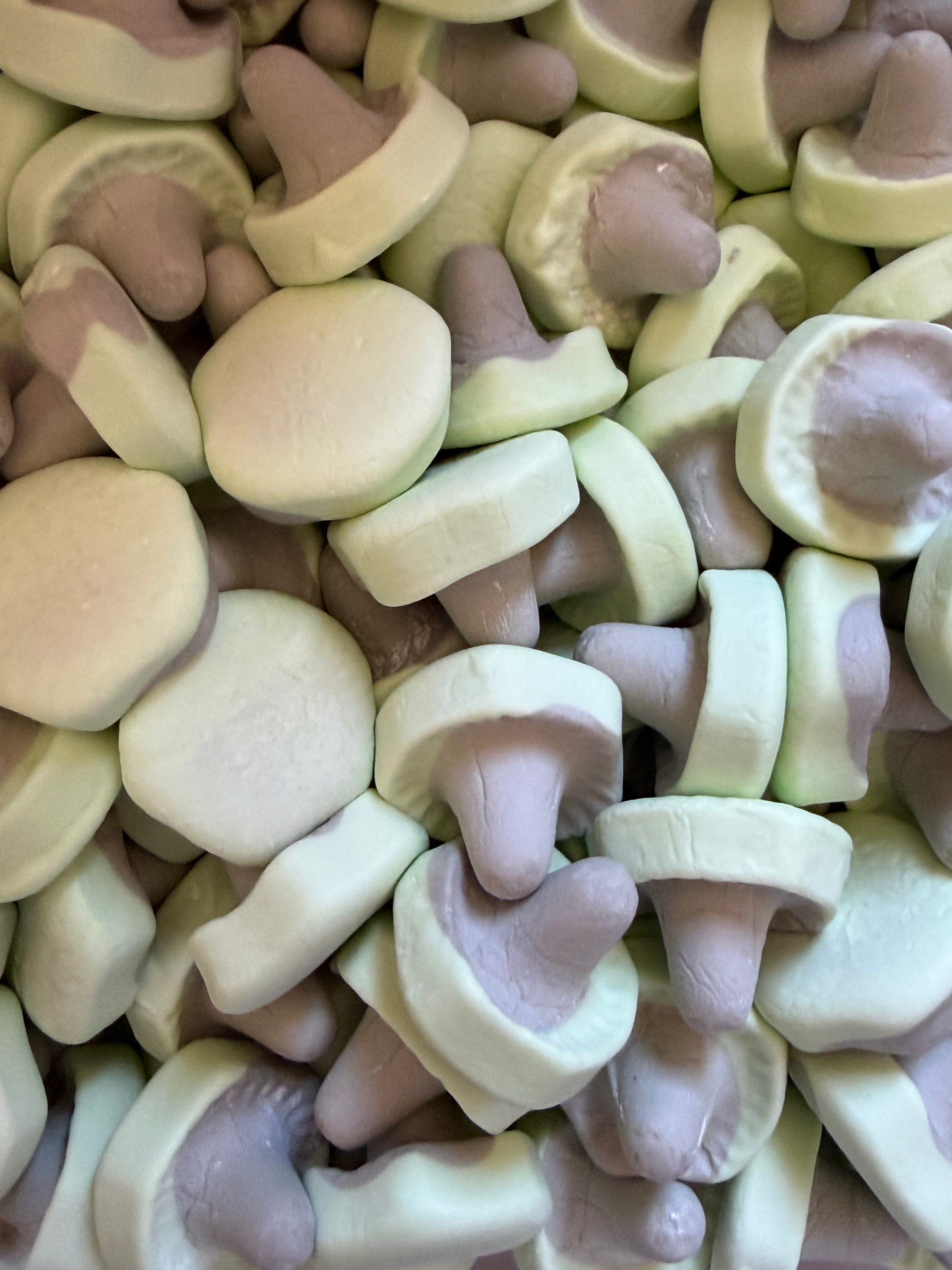MUSHROOMS PEAR & LICORICE